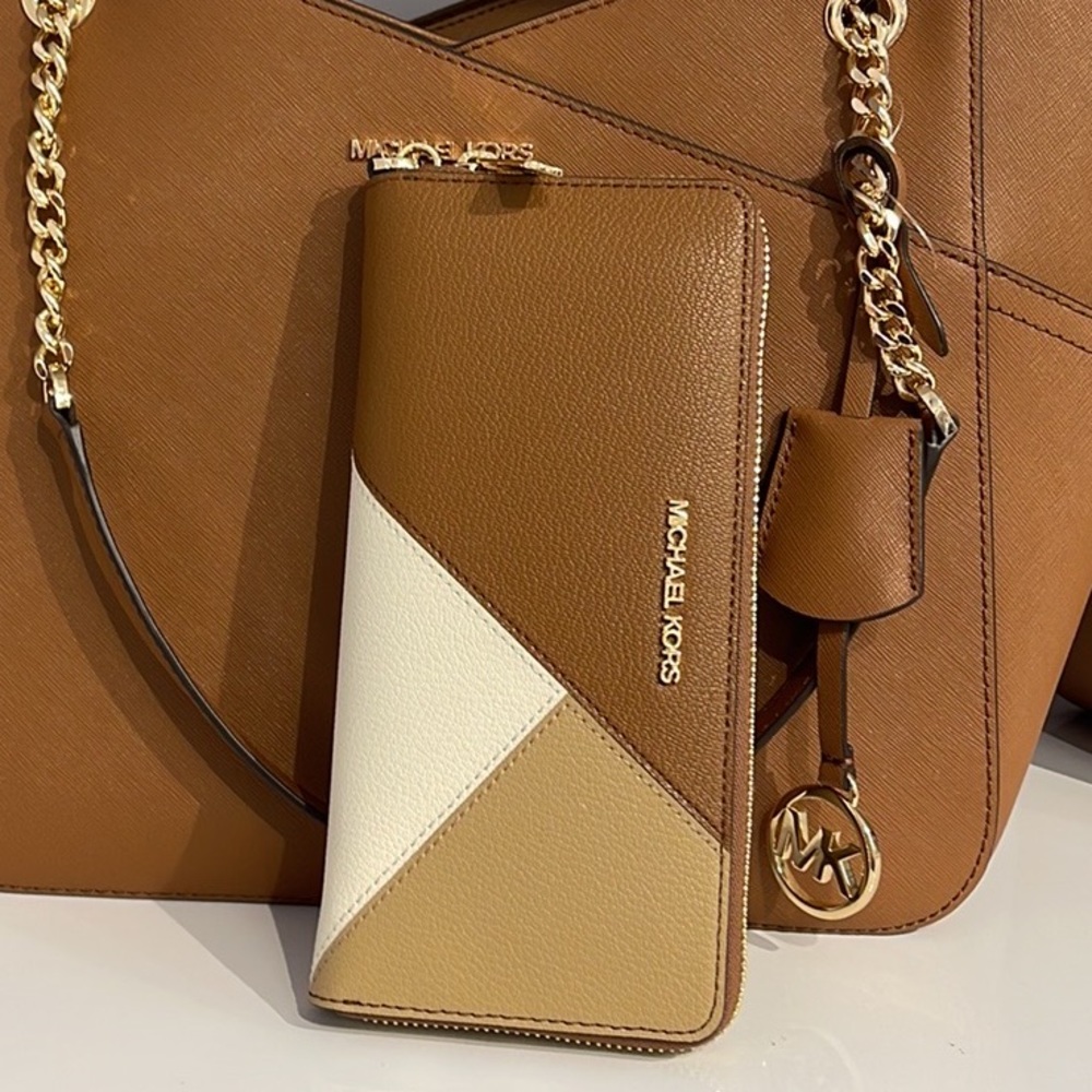 MICHAEL KORS LARGE TRAVEL CONTINENTAL WRISTLET WALLET PHONEHOLDER Luggage Multi
